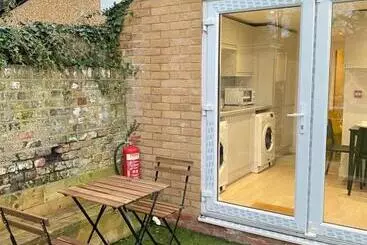Majatalo Cozy En Suite Near Stratford