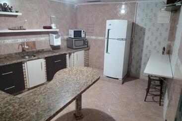 هاستل Suites Econômicas Beto Carreiro Word