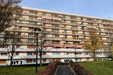 بنسيون Chambre Privée en Colocation Dans Un Appartement Au Centre De Rillieux La Pape