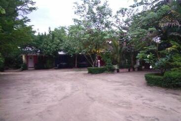 Pansiyon Baan I Mhok Suanphueng