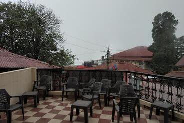 פנסיון Basant Watika