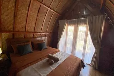 Majatalo D Yoga Bamboo Cabin