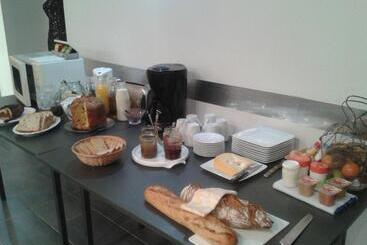 تختخواب و صبحانه La Jumelière Laval Nord