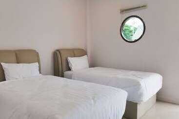 Hotel Chanmuang Resort