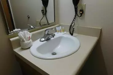 هتل Days Inn & Suites By Wyndham Rochester South