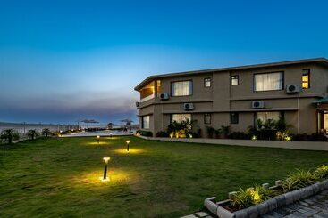 Hotel Parijat Lake Resort By Goldmark, Madhai  Satpura National Park