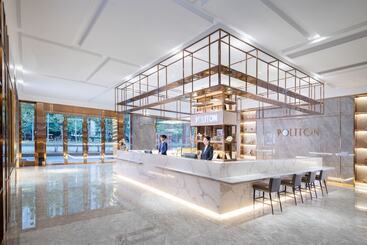 Otel Poltton International