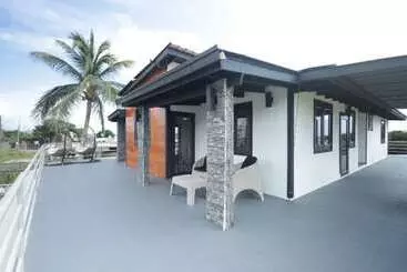 هتل The Good Vibes House