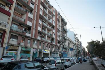 Majatalo L.t. Savoia Palace & Cavour C.l