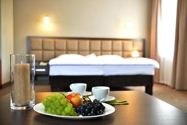 בית מלון כפרי Dwór Spalice Spa Residence & Restaurant Lawendowa Restauracja