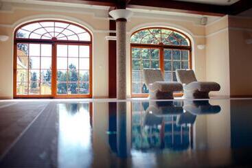 ホテル Pałac W Rymaniu