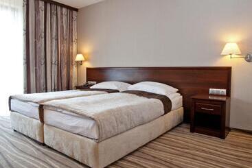 هتل Spa Budowlani