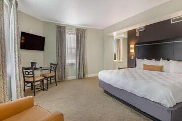 The Gin Hotel, Ascend Hotel Collection