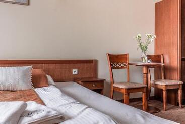 בית מלון כפרי Villa Magnat Spa, Jacuzzi, Sauna, Tężnia Solankowa