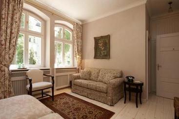 فندق Villa Titina