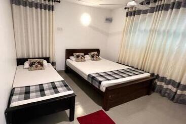 פנסיון Delmond Lake   Anuradhapura