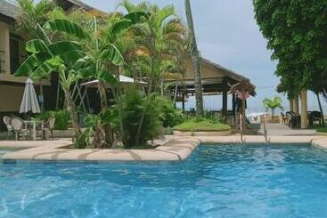 فندق Lalaguna Beach Club & Dive Centre