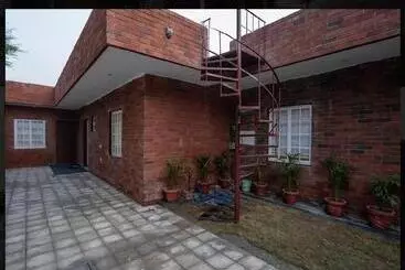 Hotel Luxury Room In Noida Sector 132