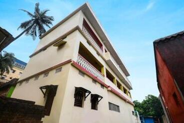 호텔 Goroomgo Sri Jagannath Nibas Puri