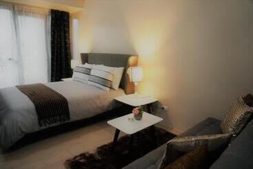 Huoneistohotelli Eighty One Building C53j Condotel