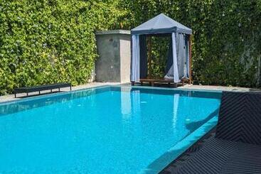 Pensione Losu Polhena