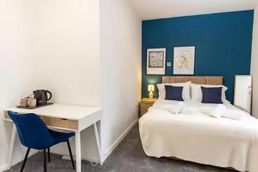 Pension  Suite 5   Stylist Spot In Oldham City Centre