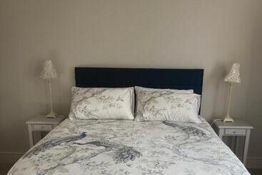 צימר North Clifton Hall