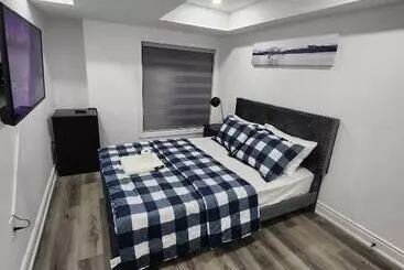 Pension New Modern Room In Innisfil