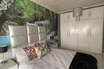 ペンション P&l Exclusive Beauty Parlour