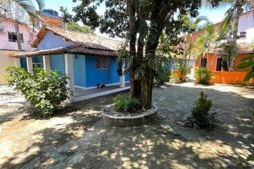 تختخواب و صبحانه Hostel Madrid Bahia