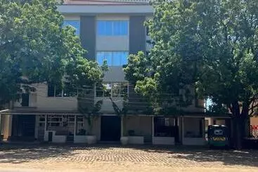 تختخواب و صبحانه Noura Suites