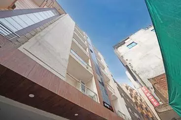 Hotel O Noida Stays