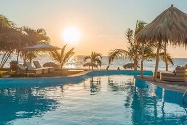 호텔 Beso De Sal Resort