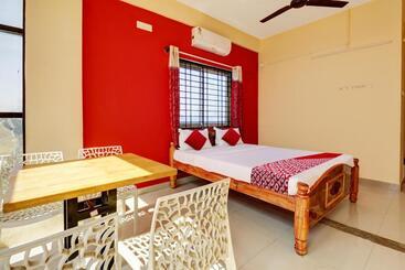 Hotel O S.l.v Boarding & Lodging