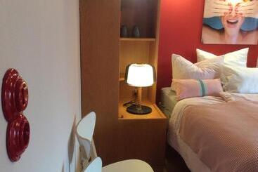 Apart Hotel Rote Etage, Fränkisches Design, Süd Balkon In Nur 50 Schritten Zum Radweg