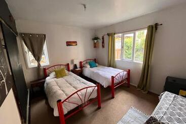 تختخواب و صبحانه Espacio Mycelium