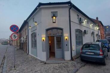 Magazaki Apartments Tešnjar