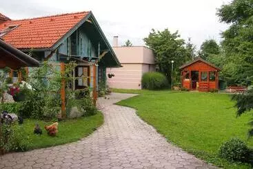 Apartahotel Guest House Bitter