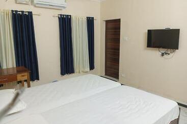 Hotel Sri Padmanabha Tourist Home