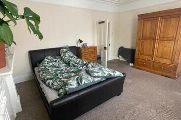 پانسیون House In Antrim Road