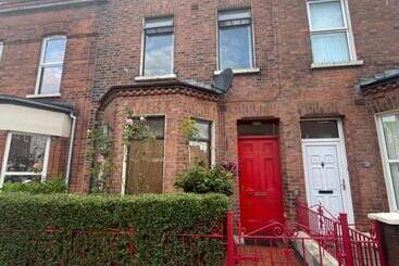 پانسیون House In Antrim Road