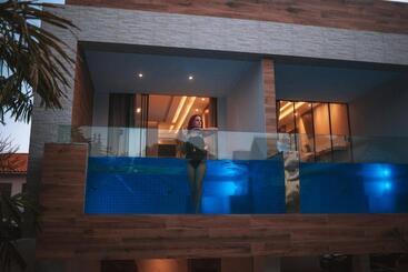 צימר Suite Piscina Privativa E Café Flutuante