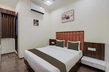 Collection O Hotel Rooms