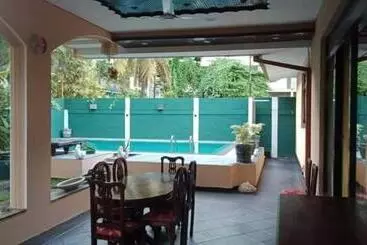 ホテル Aura Beach Villa