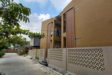 Отель Spot On 93428 Pinus Jaya Syariah