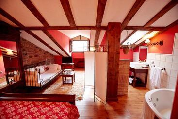 여관 Posada Rural Ochohermanas