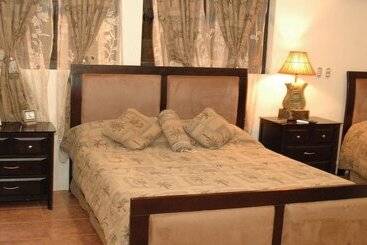 هتل Oasis Bluefields