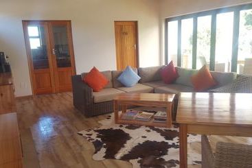 בית מלון כפרי The Hideaway