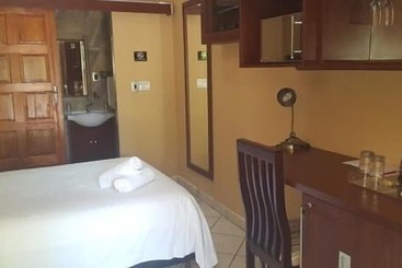 Majatalo Hutten Heights Lodge By Ilawu