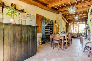 Agriturismo La Mora   Sagittario